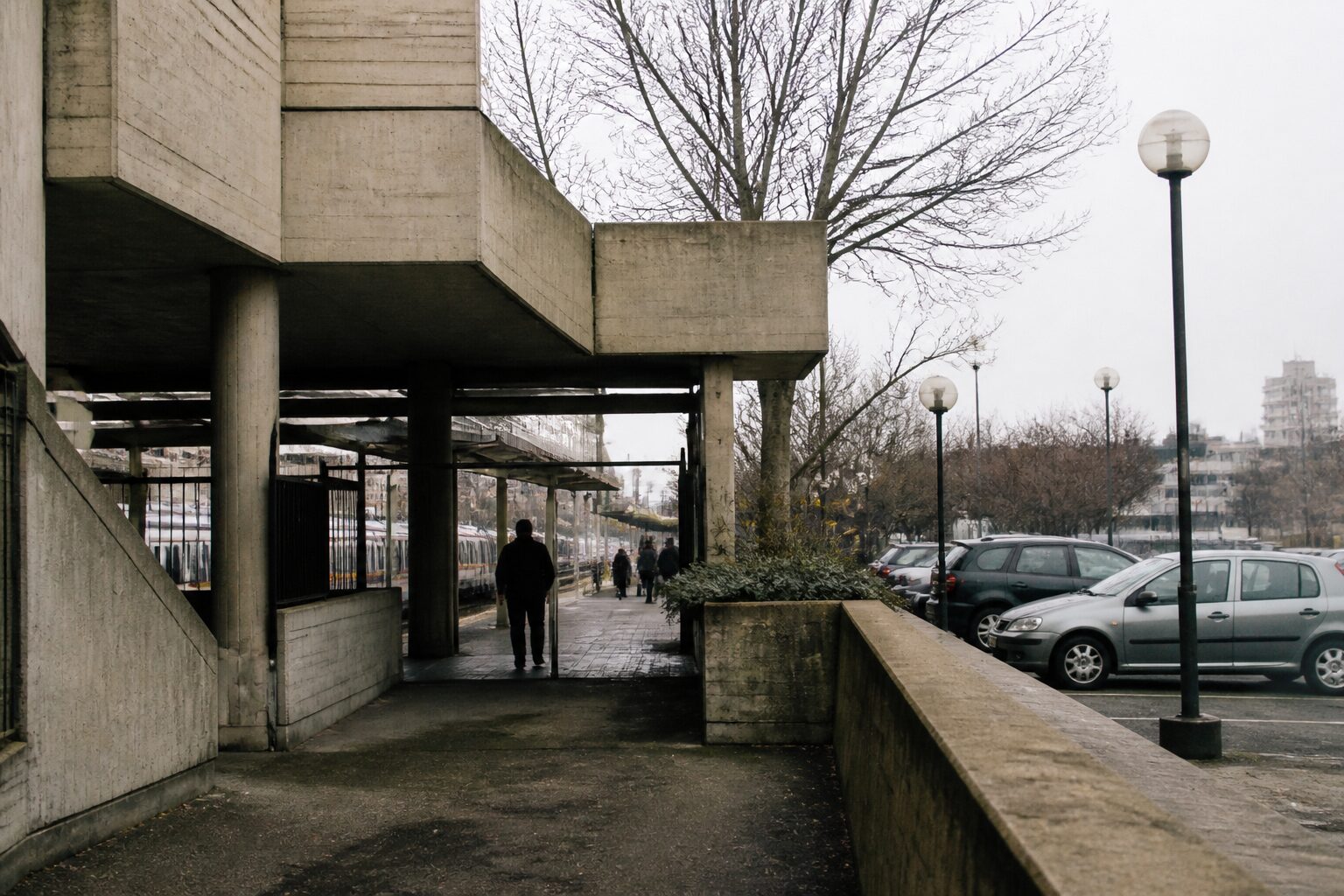 Grigny 2 gare, vue de rue dans quartier prioritaire Essonne